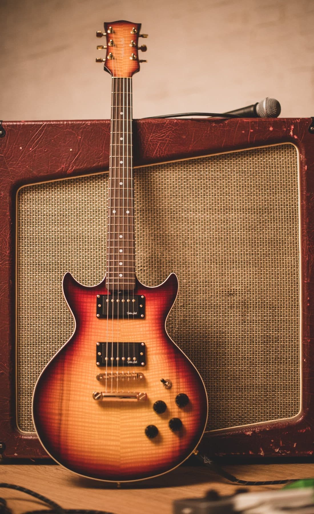 GS Deluxe | Gordon Smith Guitars