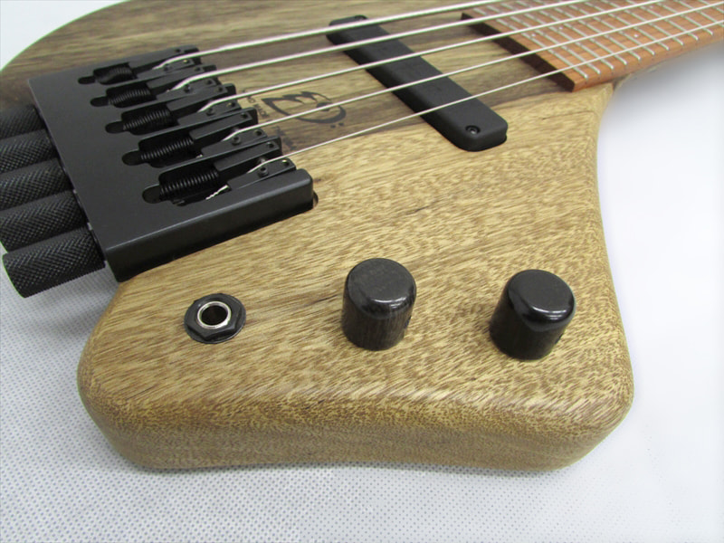 D052A073○Wing Instruments Wing Bass 5 String 5弦 コンパクトベース