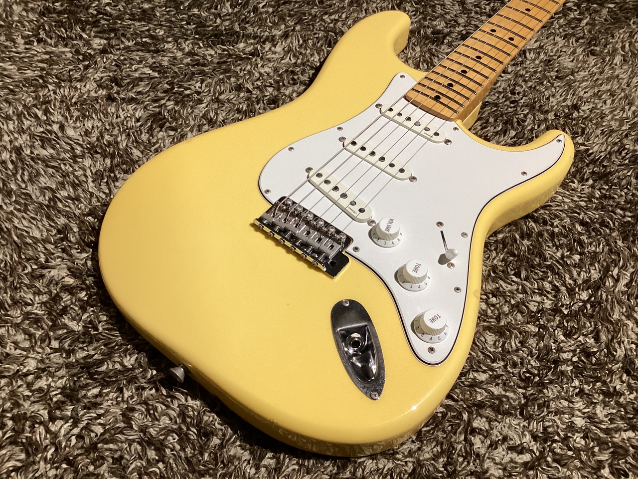 インギーストラト】Fender Japan ST71-140YM / YWH Yngwie Malmsteen 