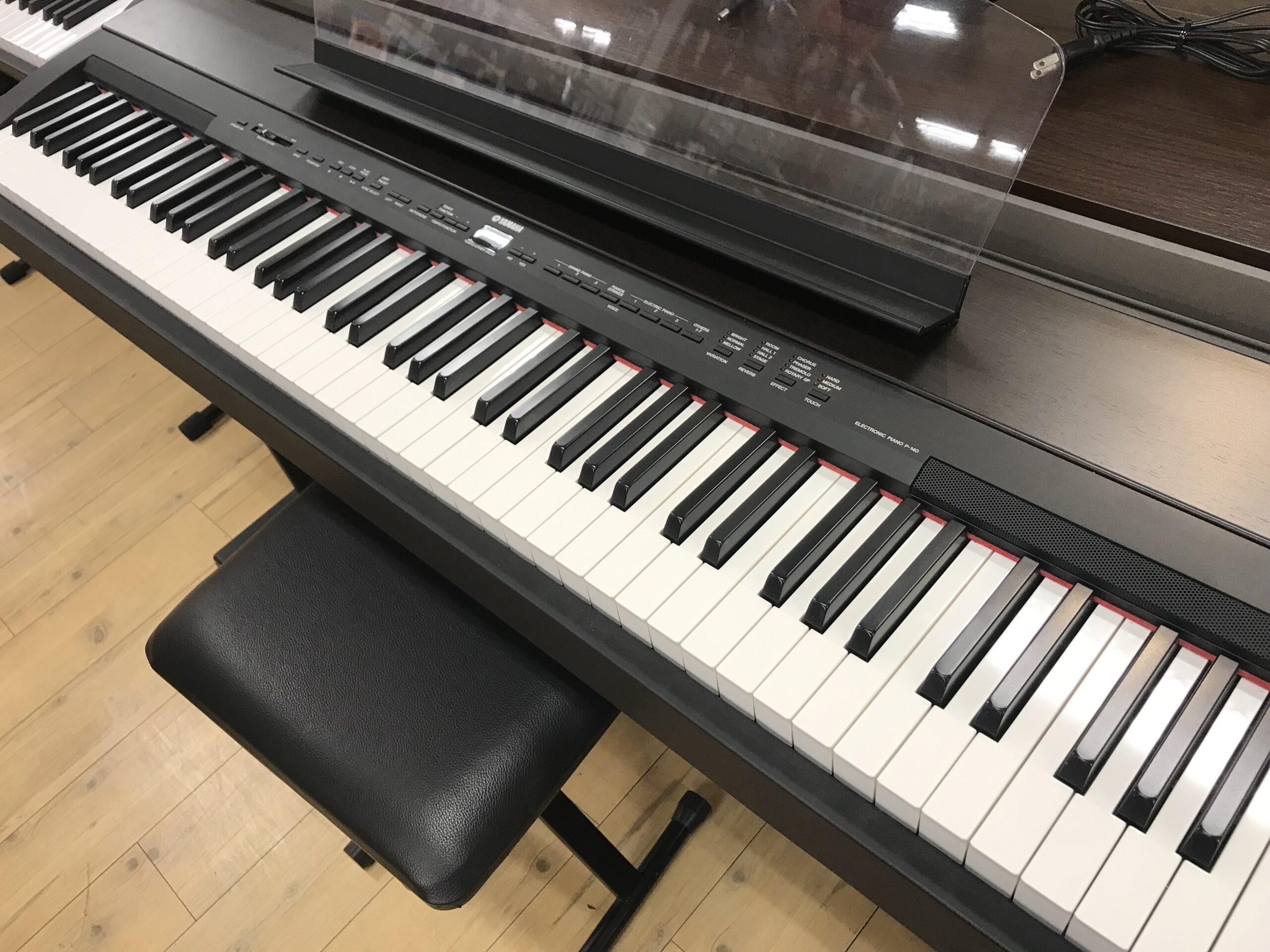 YAMAHA 電子ピアノ P-140 中古 - 鍵盤楽器、ピアノ