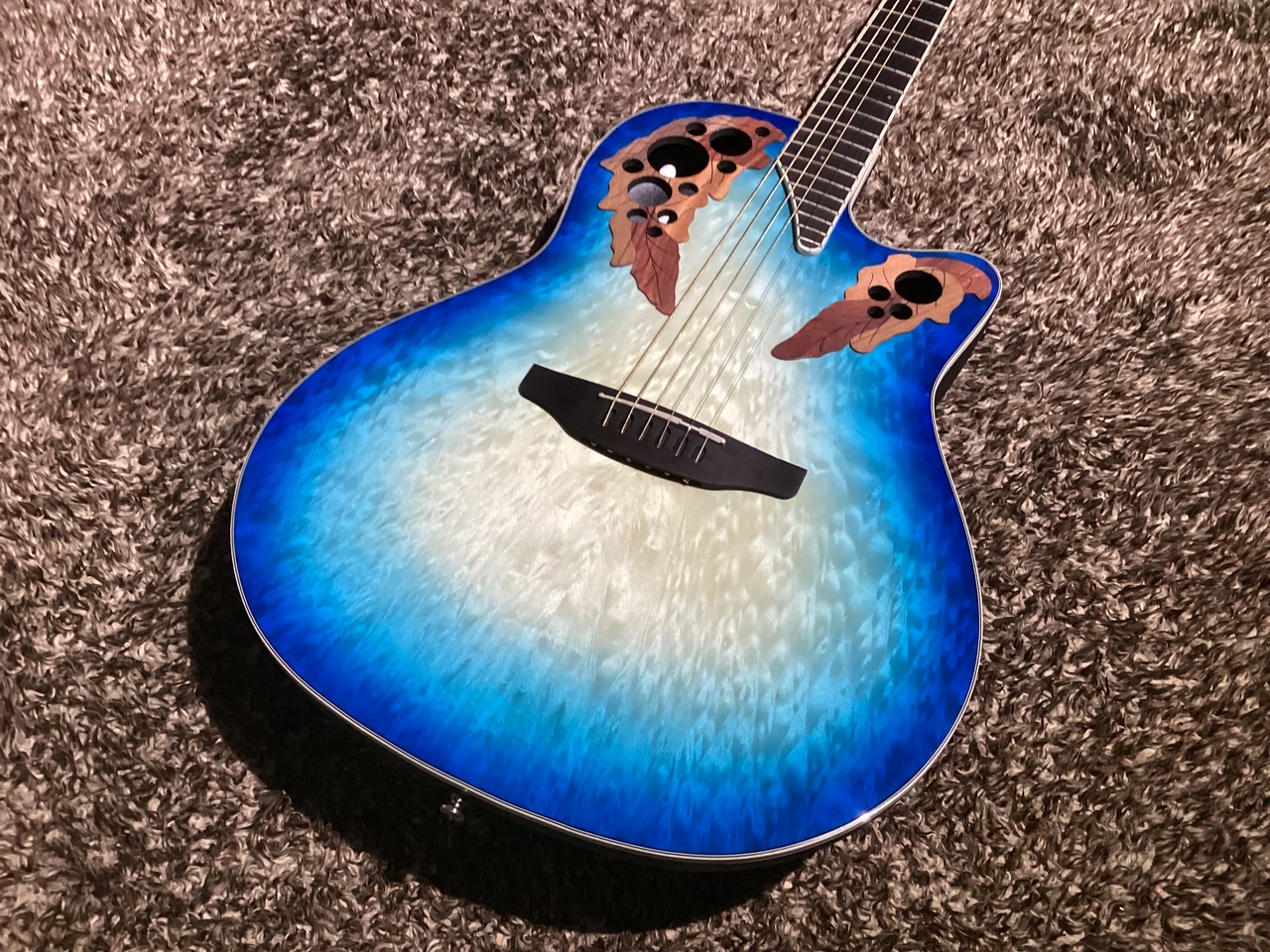 ボディが薄く抱えやすいエレアコ】Ovation CelebrityCE48P RG REGAL-TO